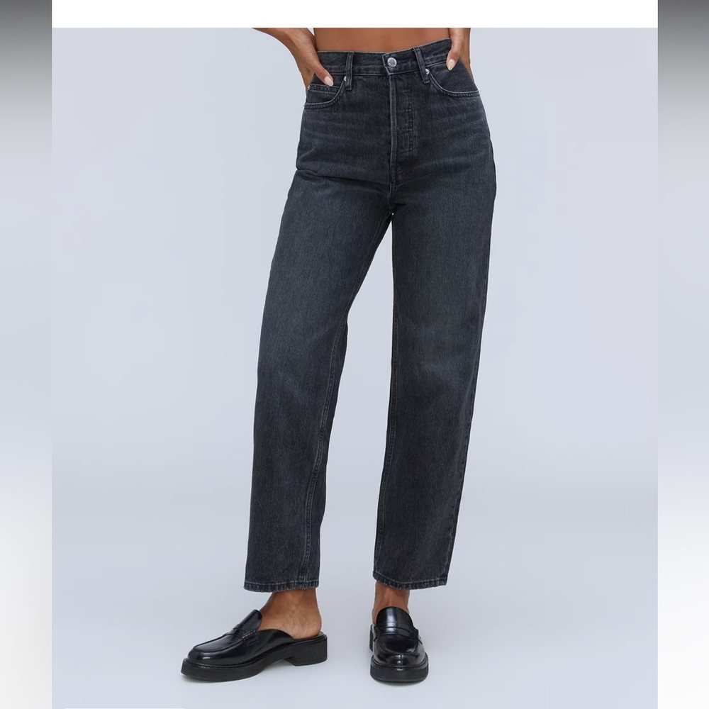 Everlane Rigid Way High Jean in worn in black